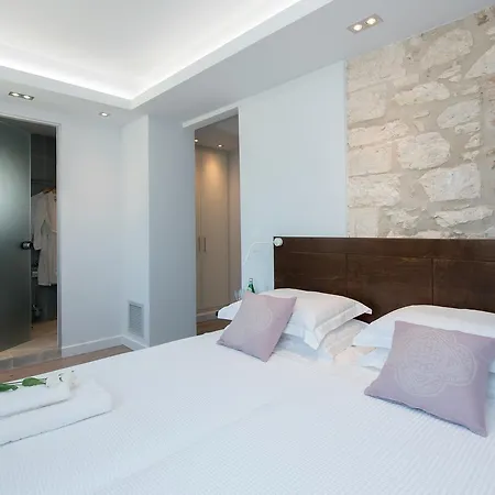 Aelia By Whitedream Vila *